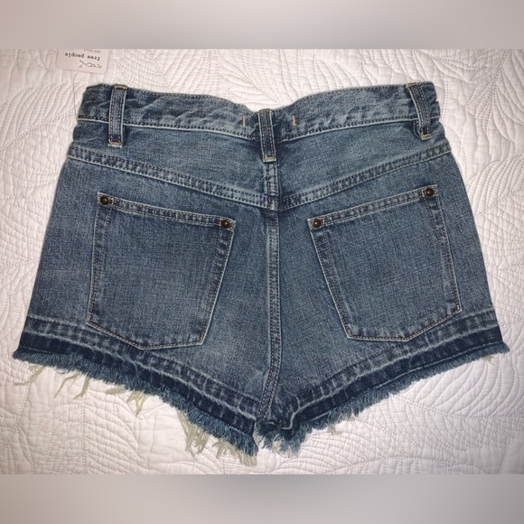Free People Boho High-Waisted Frayed Cutoff Denim Festival Jean Shorts 25 NWT - Picture 2 of 5
